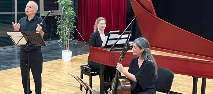 Deutsche Schule Toulouse, Barrockkonzert, ein Musiker und zwei Musikerinnen