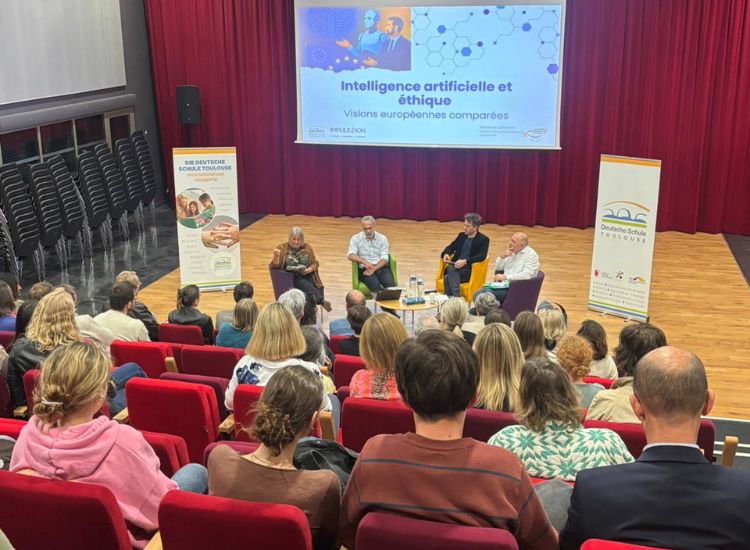 Deutsche Schule Toulouse, Christopher Koska und Jérôme Béranger vor Publikum