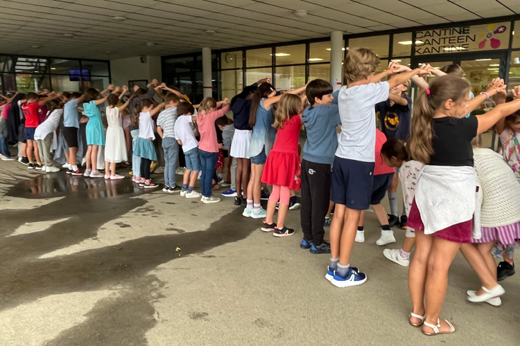 Deutsche Schule Toulouse, Einschulung Spalier der Schülerschaft