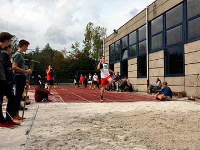 Europaspiele 2018 - Schüler springt beim Weitsprungwettbewerb